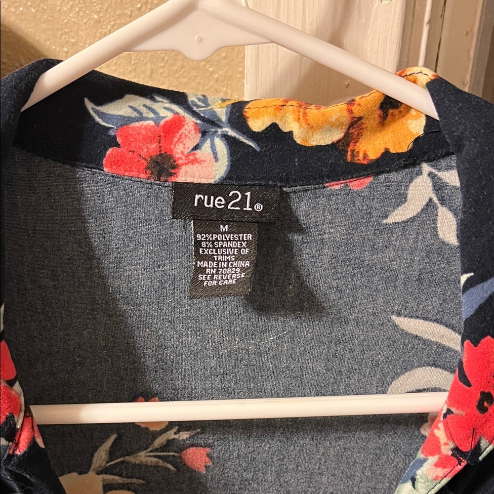 Floral Button-Up Dress - Picture 5 of 5